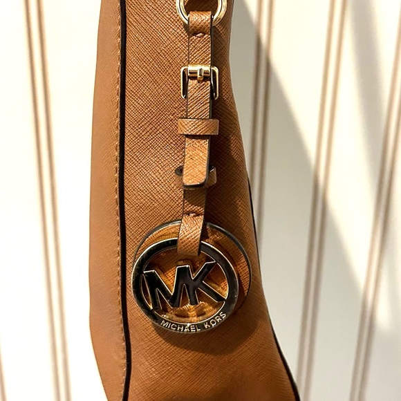 Michael Kors Brown leather purse - Picture 5 of 14
